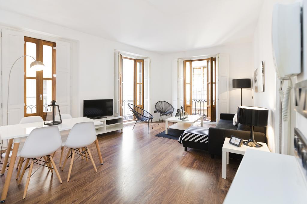 Total Valencia Cathedral Apartment Bagian luar foto