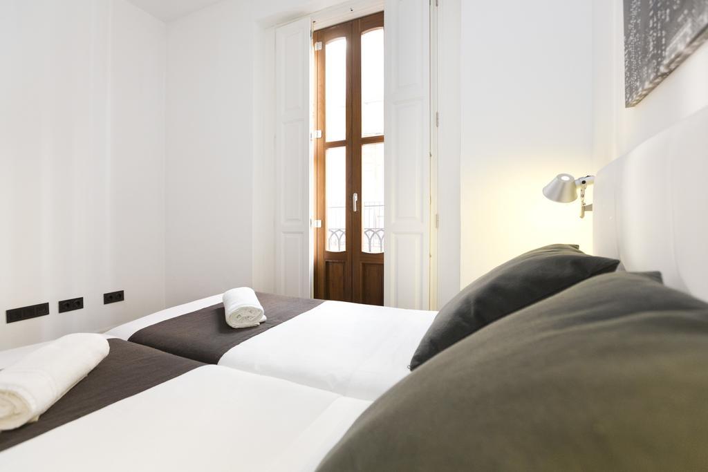 Total Valencia Cathedral Apartment Bagian luar foto